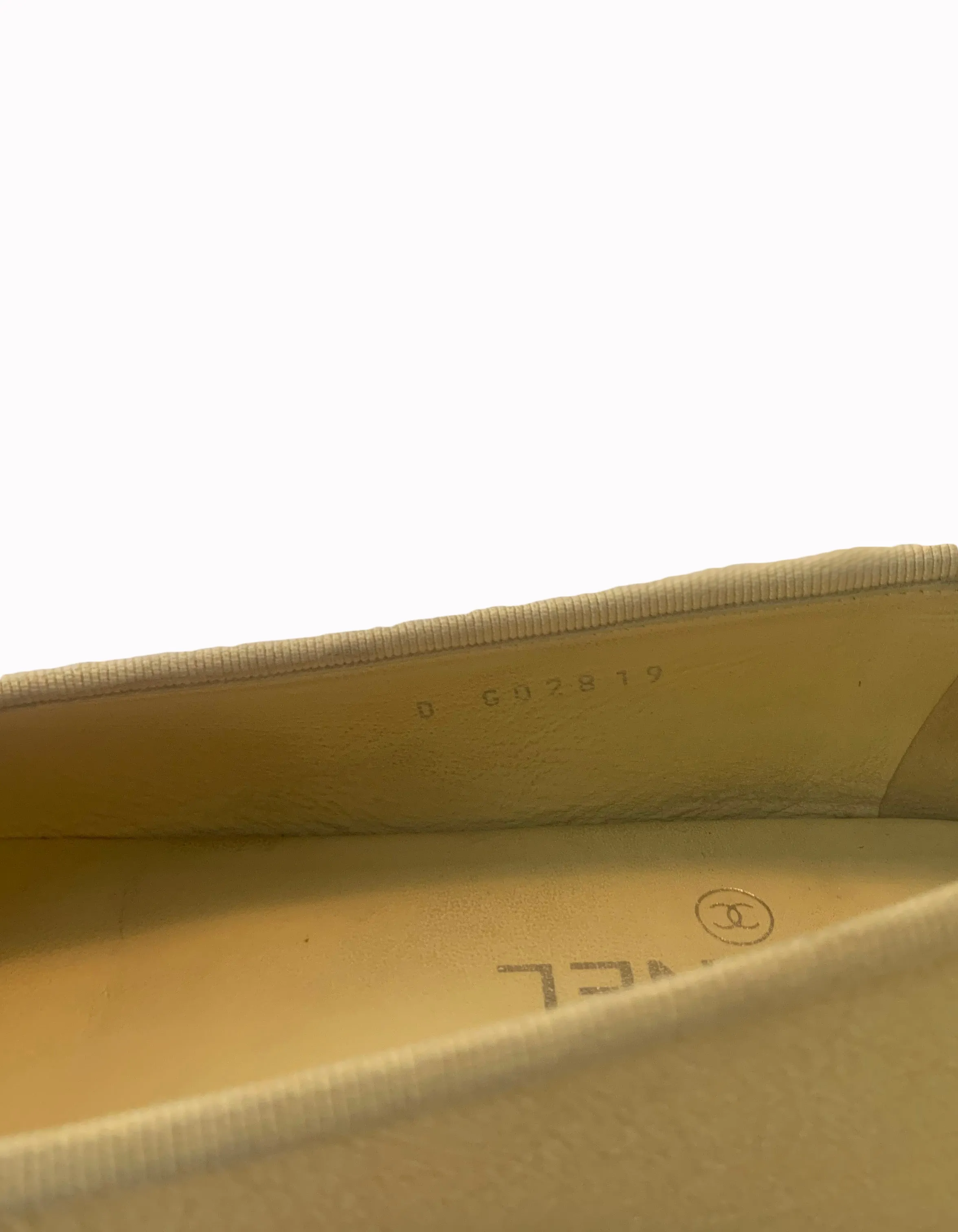 Chanel 2019 Iridescent Yellow Caviar CC Ballet Flats sz 39