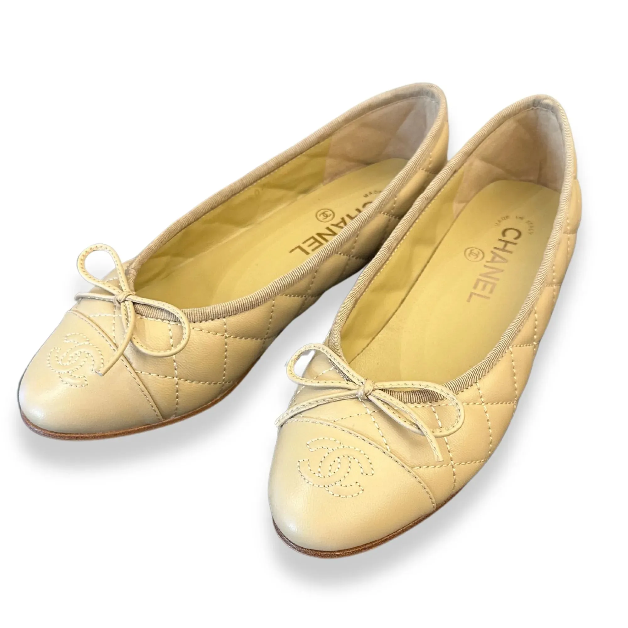 CHANEL BEIGE LEATHER BALLET FLATS