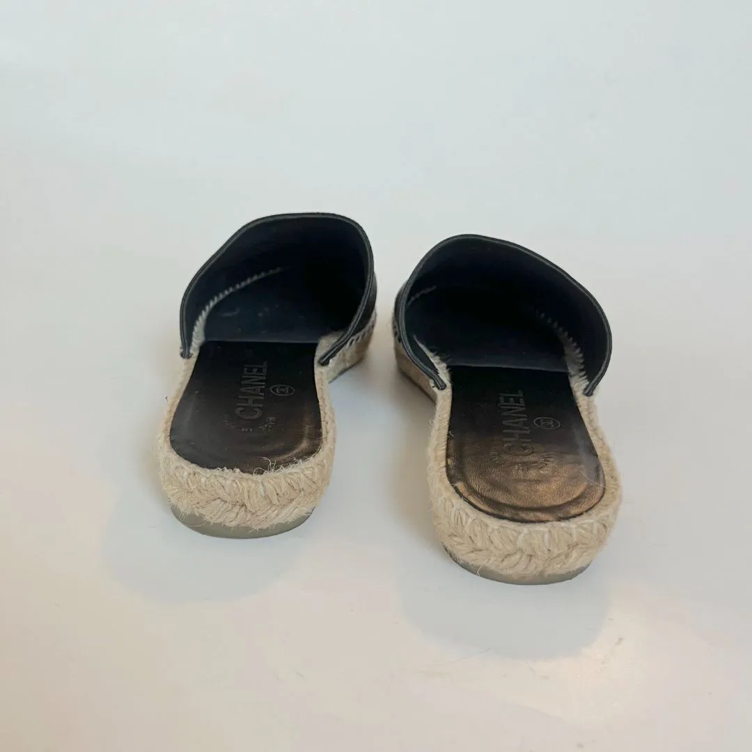 Chanel black leather mule espadrille flats , 37