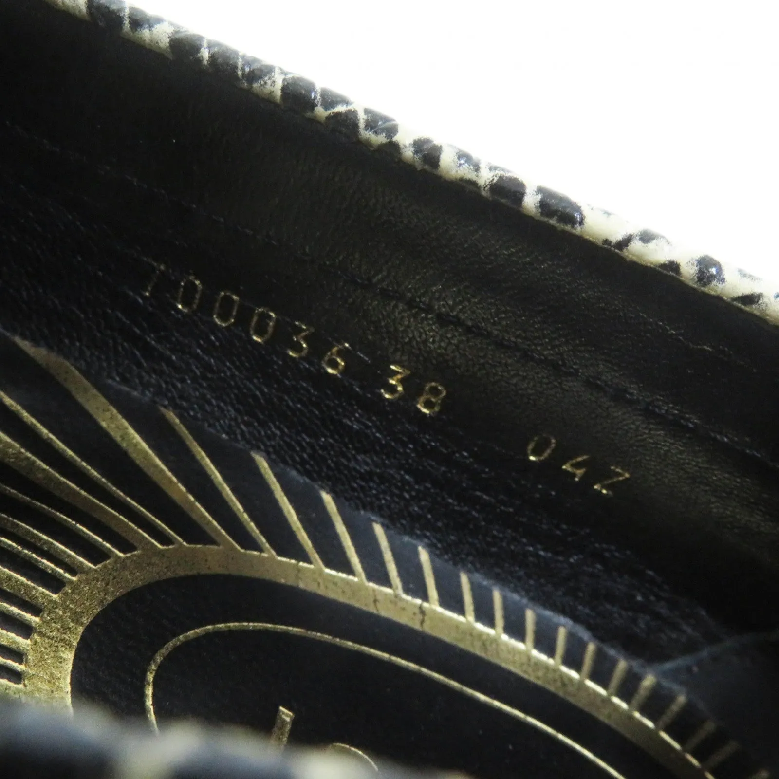 GUCCI loafers 700036 Embossed leather Beige black 38