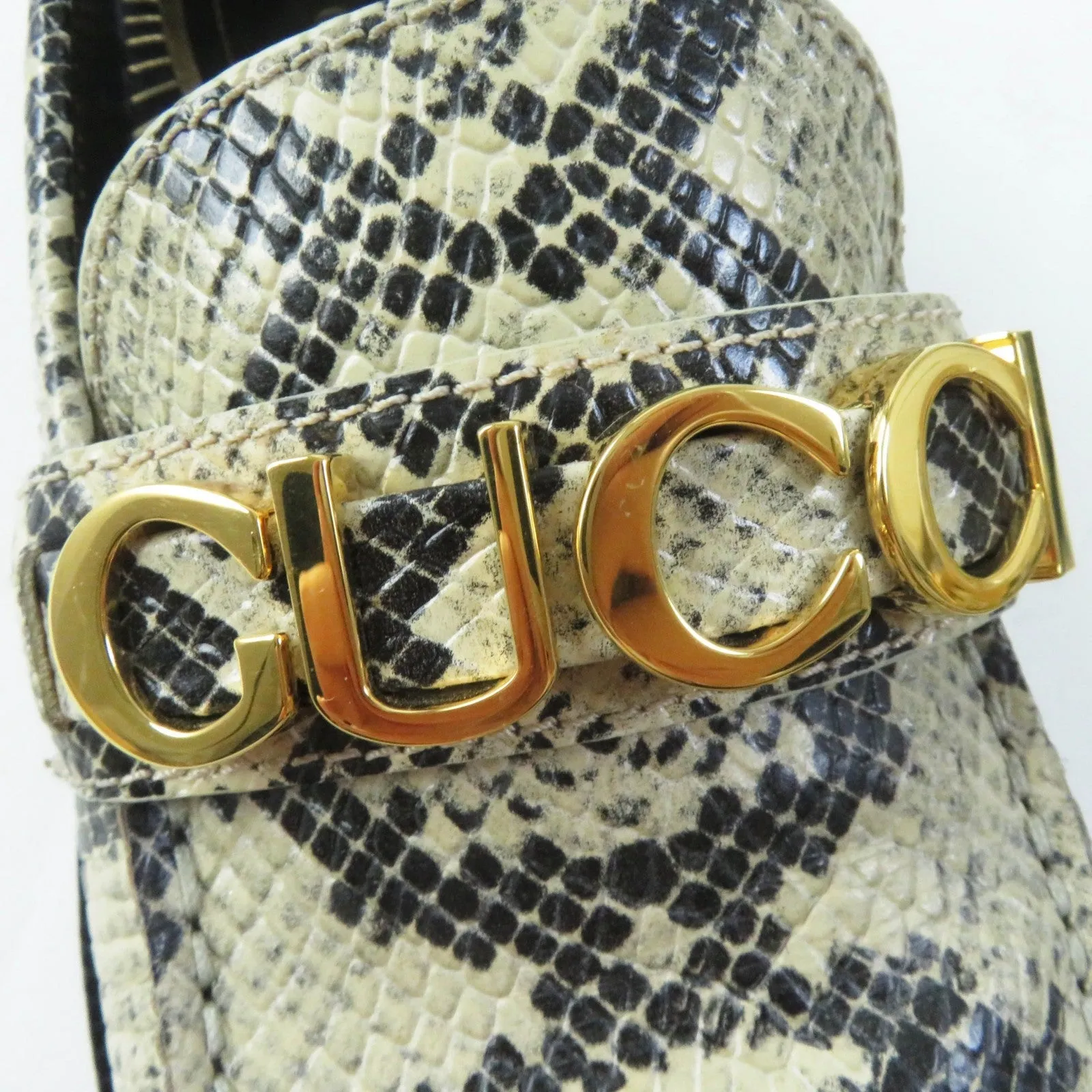 GUCCI loafers 700036 Embossed leather Beige black 38