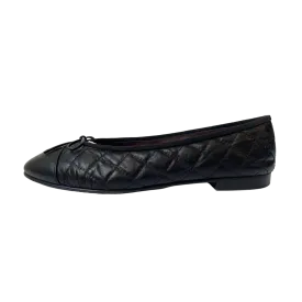 Interlocking CC Logo Leather Ballet Flats