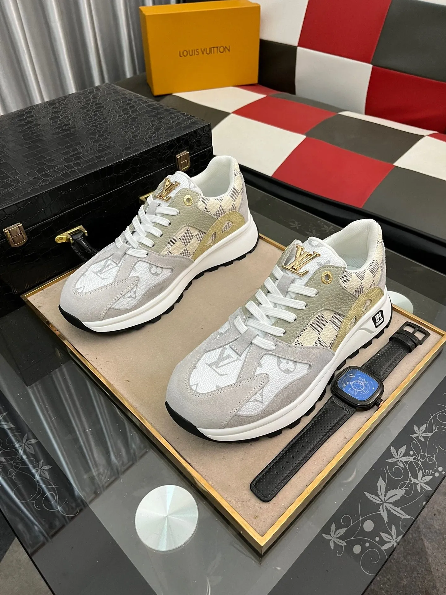 MSE082 LV Men's Sneakers / Size5-11