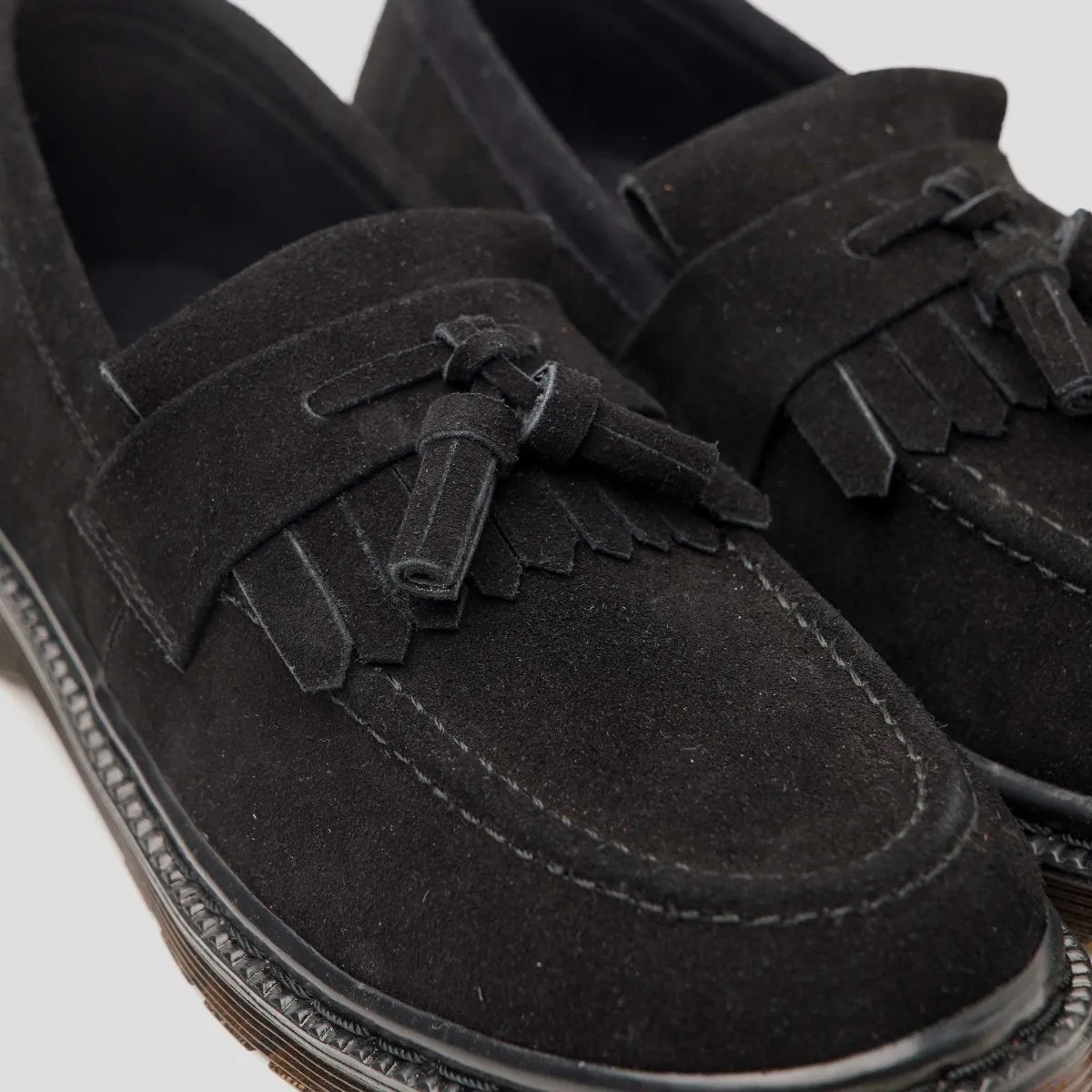 Original Loafers Tasseled Suede Black